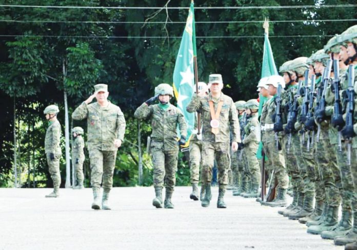 neljoy army copy Lieutenant General Antonio Nafarrete, commanding general of the Philippine Army, confers awards to outstanding Spearhead Troopers during his visit to Camp Peralta in Jamindan, Capiz.