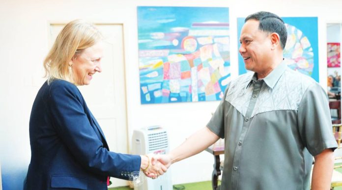 neljoy capitol sweden (1) copy STRENGTHENING PARTNERSHIP. Iloilo’s Gov. Arthur Defensor Jr. warmly welcomes the Ambassador of the Kingdom of Sweden to the Philippines during a courtesy visit at the Iloilo Provincial Capitol on Oct. 8, 2025. The meeting opened new prospects for collaboration in renewable energy, green transport, and sustainable development. PHOTO FROM BALITA HALIN SA KAPITOLYO