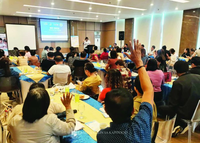 neljoy_basa_resized_compressed Local leaders, educators, and stakeholders participate in the BESBasa Orientation held in Iloilo City, where the Iloilo Provincial Government urged stronger accountability among local government units in implementing the Bulig Eskwela sa Pagbasa (BESBasa) Program to boost children’s reading proficiency across the province. PHOTO FROM BALITA HALIN SA KAPITOLYO