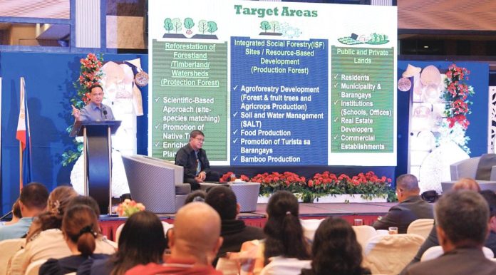 neljoy_forest_resized Gov. Arthur Defensor Jr. presents Iloilo’s reforestation targets during the “Stakeholders Summit Towards a Forest Province” on Oct. 6, 2025. The summit gathered local leaders, environmental advocates, and private sector representatives to discuss strategies for restoring Iloilo’s forest cover under the Tanum Iloilo for MoRProGRes program. PHOTO FROM BALITA HALIN SA KAPITOLYO