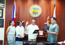 New Zarraga mayor, vice mayor take reins after Ombudsman orders leadership shake-up Newly installed Zarraga, Iloilo mayor Jeffrey “Balonglong” Silveo takes his oath of office before Gov. Arthur Defensor Jr. as his family looks on, marking the start of a new chapter in the town’s governance following the Ombudsman’s dismissal of former mayor Jofel Marañon-Soldevilla and former vice mayor Michael Omar Lacson.