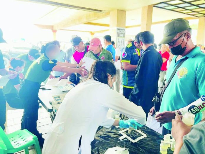 oplan_harabas_resized_compressed A total of 1,013 drivers, conductors, and dispatchers from various terminals in Iloilo, Aklan, Antique, and Capiz underwent a surprise drug test under the "Oplan Harabas 2205", on Wednesday, October 29, 2025. PDEA REGION 6 PHOTO