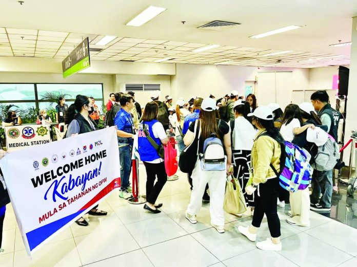 overseas filipinos_compressed As of June 2025, there were 814 overseas Filipino workers who invested in Personal Equity and Retirement Accounts (PERA), a superior retirement savings option mainly due to the benefits it offers to individual contributors, such as tax exemptions on investment income. DEPARTMENT OF MIGRANT WORKERS/FB PHOTO