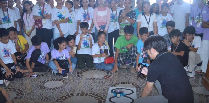 robotics_training_resized As part of the school’s celebration of the 2025 Science Month, students of Sapian National High School in Sapian, Capiz gain new skills in tech through Basic Robotics and Automation Training facilitated by the Department of Science and Technology Region VI – Capiz Provincial S&T Office, in partnership with the Philippine Science High School Western Visayas. DOST-6 PHOTO