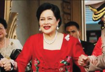 Thailand’s former queen Sirikit dies Queen Sirikit is helped down a staircase by guards in uniform in this undated photo. REUTERS