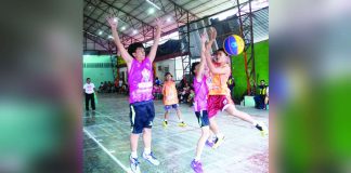 Players battle for possession during the 1st Mayor Greg Gasataya 3x3 Basketball Tournament at the Villamonte Gymnasium in Bacolod City. CONTRIBUTED PHOTO