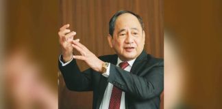 Philippine Stock Exchange president and CEO Ramon Monzon says participants in the stock trading game will be given virtual money to “invest” in stocks using actual market data. JILSON TIU/ASIA.NIKKEI.COM PHOTO