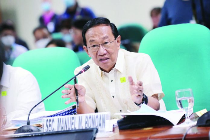 Ex-DPWH_copy_resized_compressed Former Public Works secretary Manuel Bonoan is in the United States of America accompanying his wife for the latter’s medical procedure. Travel has been reported to be up until December 17, 2025.