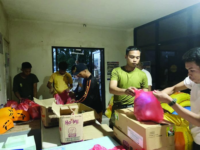 The Guimaras Provincial Social Welfare and Development Office led the packing of relief goods at the Provincial Disaster Risk Reduction and Management Office (PDRRMO) Operations Center on November 3. These goods will be distributed to the province’s five municipalities. PROVINCE OF GUIMARAS PHOTO