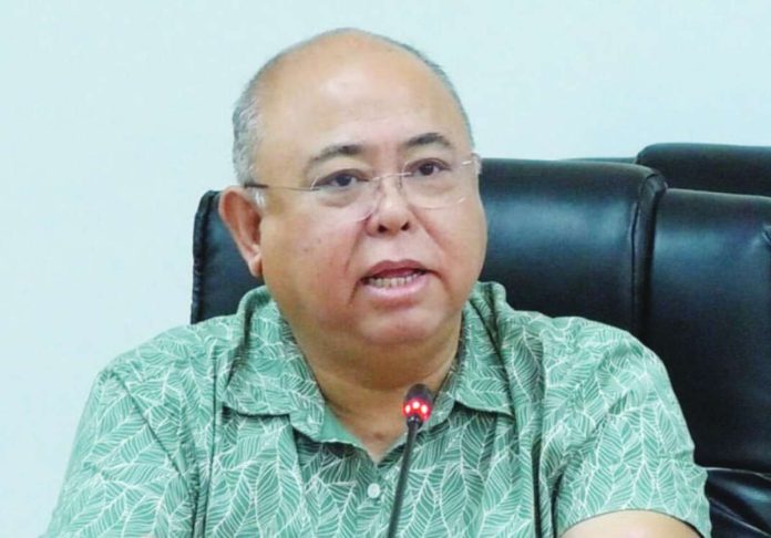 “The law is very clear about this. There must be a discount [for] students even during holidays for as long as they are enrolled [in school],” says Atty. Vigor Mendoza lll, assistant secretary of the Land Transportation Office and chief of the Land Transportation Franchising and Regulatory Board.