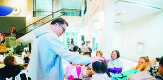 Several residents staying near the Bacolod City Government Center sought shelter during the height of Typhoon “Tino” in Bacolod on November 4. Mayor Greg Gasataya also visited the evacuation site to check on their situation and well-being. MAYOR GREG GASATAYA FB PHOTO