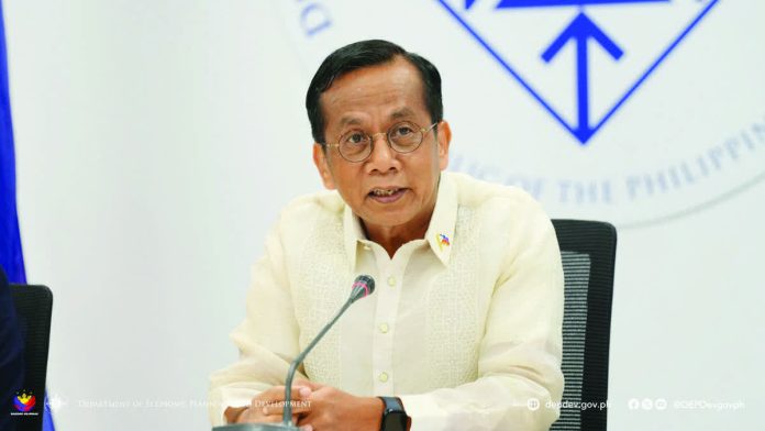below_target_growth_copy_resized_compressed Department of Economy, Planning and Development Secretary Arsenio Balisacan says the Marcos administration remained committed to its growth target of 5.5 to 6.5 percent for 2025, expressing confidence that the lower end of the band was still attainable. DEPDEV PHOTO