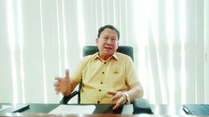 The chief of Iloilo’s Provincial Disaster Risk Reduction and Management Office, retired police colonel Cornelio Salinas, reminds Ilonggos: “Pagsiling nga preemptive evacuation, pag-ara sa hazard-prone areas get out ka na. Signal No. 1 kita so kinahanglan aware kita sa puersa sang bagyo nga ini.”