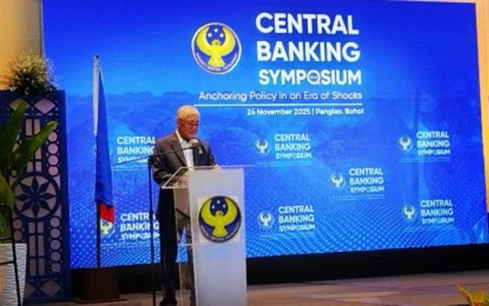 inflation_expectations_resized_compressed Bangko Sentral ng Pilipinas (BSP) Governor Eli Remolona Jr. delivers his welcoming remarks during the Central Banking Symposium on Monday, Nov. 24, 2025, in Panglao, Bohol. The event aims to foster open dialogue between the BSP and its stakeholders on key issues shaping central banking and the economy. PNA PHOTO BY MA. TERESA P. MONTEMAYOR