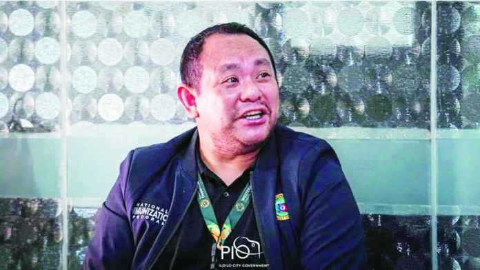mai_men_health_copy_resized_compressed “Taking care of yourself — whether through regular check-ups, talking about your mental health, or staying active — is not a sign of weakness,” says Dr. Ramon Mateo Grecia Jr., Dentist III and Oral Health and Men’s Health Program Coordinator of the Department of Health in Western Visayas. “It’s a sign of strength and responsibility.” MA. THERESA LADIAO/PN
