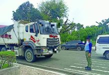 4 trucks seized in simultaneous crackdown on illegal quarrying A police officer flags down a dump truck during a simultaneous operation against illegal quarrying in Iloilo Province on November 8, 2025. Four trucks were seized in New Lucena and Santa Barbara towns for lacking valid delivery receipts and carrying tampered documents. PHOTO COURTESY OF IPPO
