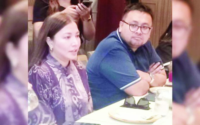 online_sellers_resized_compressed Anna Magkawas, convenor of Online Negosyo Empowerment Community, and Raffy Canare, president and chief executive officer of Canvela, hold a briefing in Makati City on Monday, Nov. 17, 2025. Both thanked officials of the Department of Trade and Industry for listening to their side on E-Commerce Philippine Trustmark voluntary registration, saying measures to improve the policies will help micro, small and medium enterprises. PNA PHOTO BY JOANN VILLANUEVA