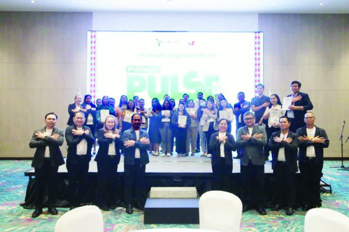 philhealth2_resized_compressed Under the PhilHealth GAMOT, members and dependents can access medicines covering 75 common illnesses with an annual limit of P20,000. Photo shows the 26 newly accredited GAMOT providers in the region.