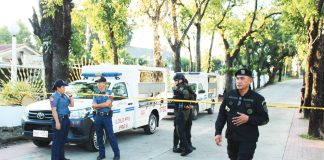 Police Colonel Bayani Razalan, director of the Iloilo Police Provincial Office, says they are enhancing visibility and patrols near campuses and urged students to immediately report suspicious individuals or activities. Photo shows authorities responding to Guimbal National High School in Guimbal town after it received a bomb threat on Monday, Nov. 17, 2025. AJ PALCULLO/PN