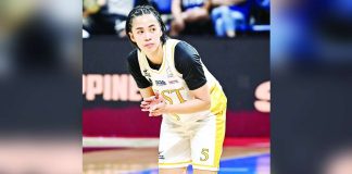 Kent Jane Pastrana fires away for UST. UAAP PHOTO