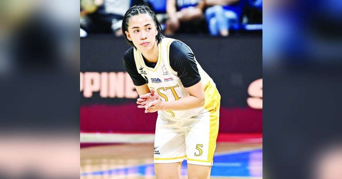 sports UST_superimposed Kent Jane Pastrana fires away for UST. UAAP PHOTO