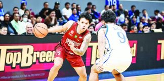 Ilonggo Gerry Abadiano fuels the University of the Philippines’ late-game comeback against Ateneo. UAAP PHOTO