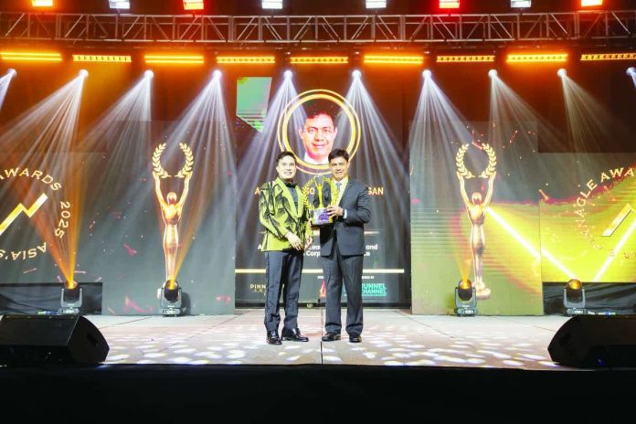 Atty. Harrison M. Paltongan (right), Suntrust Properties, Inc. president, was named “Asia’s Esteemed Leader of Integrity and Innovation in Corporate Excellence” at the Golden Icons’ 2025 Asia’s Pinnacle Awards, on Nov. 21, 2025.