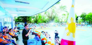 Mayor Greg Gasataya announced during the opening of the 2025 Division Athletic Association Meet on December 1 at the UNO-R University Amphitheater that Bacolod City will host the inaugural Negros Island Region Athletics Association (NIRAA) Meet in February 2026, marking a major milestone in the city’s sports development program. BCCO PHOTO