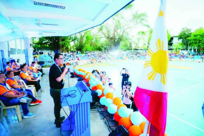 Bacolod_NIRAA_copy_resized_compressed Mayor Greg Gasataya announced during the opening of the 2025 Division Athletic Association Meet on December 1 at the UNO-R University Amphitheater that Bacolod City will host the inaugural Negros Island Region Athletics Association (NIRAA) Meet in February 2026, marking a major milestone in the city’s sports development program. BCCO PHOTO