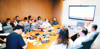 Bacolod City’s Mayor Greg Gasataya met with Department of Social Welfare and Development (DSWD) and Department of Social Services and Development (DSSD) officials on December 9 to finalize the Emergency Cash Transfer (ECT) assistance, set for release on Saturday to residents affected by Typhoon “Tino.” MAYOR GREG GASATAYA FB PHOTO