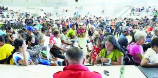 Release of Emergency Cash Transfer assistance to the first batch of families affected by Typhoon “Tino” on December 12. BACOLOD-STRONGER TOGETHER FB PHOTO