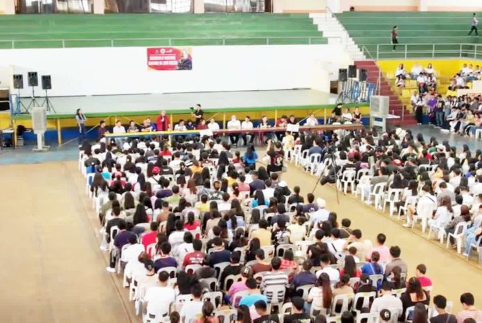 Capiz’s Educational Financial Assistance Program scholars gathered during the distribution of additional P2,500 educational assistance under the Comprehensive Assistance Program for Identified Scholars, a provincial initiative aimed at strengthening support for students across the province. CAPIZ PROV’L GOV’T COMMUNICATIONS GROUP PHOTO