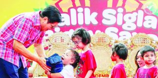 President Ferdinand Marcos Jr. leads the traditional gift-giving at the Kalayaan Grounds in Malacañan Palace. In welcoming the children to the Balik Sigla, Bigay Saya 2025 Nationwide Gift-Giving on Saturday, he said having the children around brings cheer to the Palace and provides strength to surpass the challenges faced by the nation. PCO