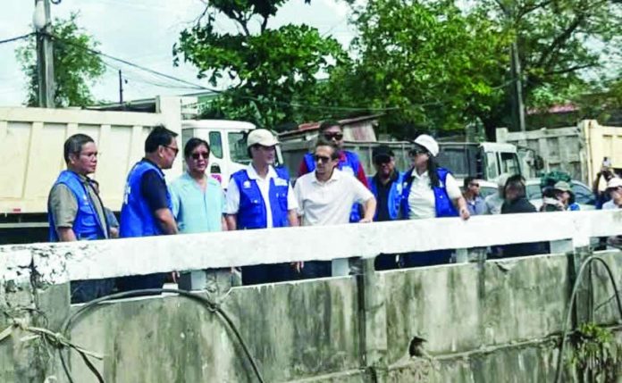 PBBM in Bacolod copy_compressed President Ferdinand Marcos Jr., together with Mayor Greg Gasataya, Cong. Alfredo Abelardo Benitez, and other city and national government officials, inspected the ongoing Oplan Kontra Baha operations in Bacolod City on December 12. BACOLOD-STRONGER TOGETHER FB PHOTO
