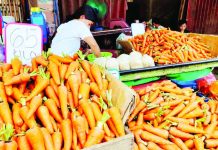 The Department of Agriculture has allowed importation of carrots due to limited supply. DZRH PHOTO