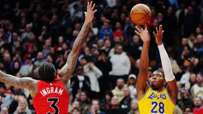 hachimura_resized_compressed Los Angeles Lakers' Rui Hachimura shoots the game-winning basket over Toronto Raptors' Brandon Ingram. PHOTO BY FRANK GUNN/THE CANADIAN PRESS