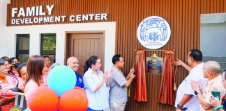 Iloilo’s Gov. Arthur Defensor Jr. leads the unveiling of the marker for the first-ever completed Family and Youth Development Center (FYDC) in Igbaras, Iloilo on Dec. 22, 2025 joined by Vice Gov. Lee Ann Debuque and local officials, marking the province’s rollout of dedicated facilities for family- and youth-centered programs. PHOTO FROM BALITA HALIN SA KAPITOLYO
