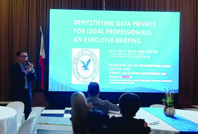 ime_lawyers_resized_compressed Atty. Jon O. Bello discusses key provisions and common misconceptions about the Data Privacy Act during the executive briefing “Demystifying Data Privacy for Legal Professionals” held at the Casa Real Social Hall of the Iloilo Provincial Capitol on Dec. 5, 2025. IME SORNITO/PN