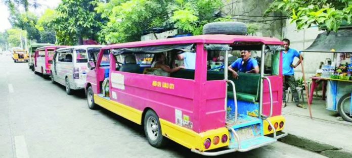 ime_no_fare_hike_copy_resized_compressed Public transport operators feel blindsided after the Land Transportation Franchising and Regulatory Board summoned them in early November for a public consultation, only to later hear through the media that no fare hike would be approved. PN PHOTO