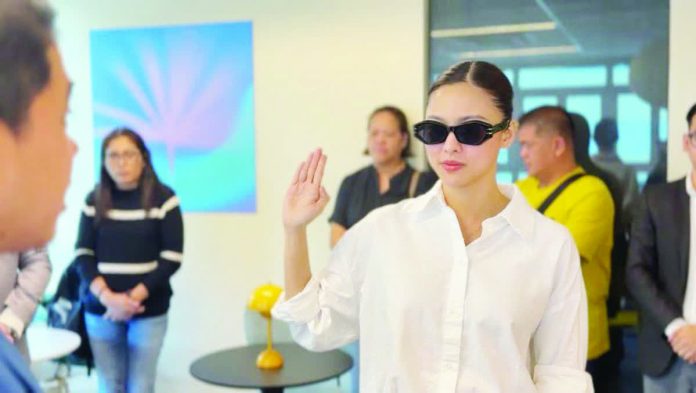 kim_chiu_copy_resized_compressed Kim Chiu, together with her lawyers, formally filed qualified theft complaint against her sister, Lakambini Chiu, on Dec. 2, 2025. MJ FELIPE, ABS-CBN NEWS PHOTO