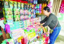 Iloilo City has no licensed firecracker makers; all local production illegal, says BFP Iloilo City is allowing firecracker sales for the entire month of December — a major expansion from previous years. AJ PALCULLO/PN