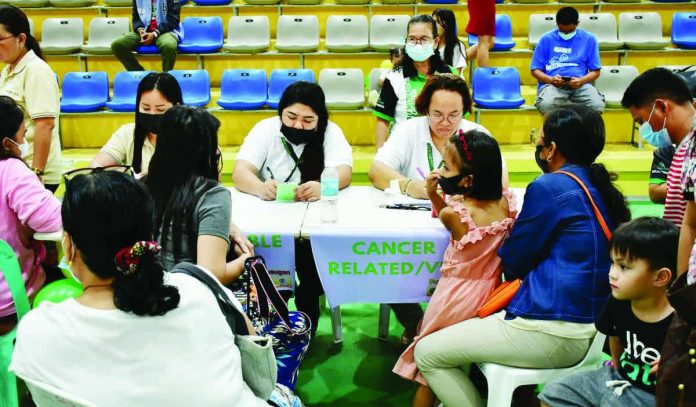 neljoy_community_health_copy_resized_compressed The Municipality of Pavia in Iloilo launched the PuroKalusugan program on Nov. 24, 2025 at the town’s multi-purpose gymnasium. DOH-6 PHOTO