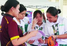 Agencies roll out ‘Cyber Caravan’ to protect Ilonggo students online Students take part in an interactive digital safety activity during the launch of the Cyber Caravan at Iloilo City National High School in Molo, Iloilo City where government agencies and partners taught learners how to recognize online risks, protect personal information, and practice responsible digital behavior. DSWD-6 PHOTO