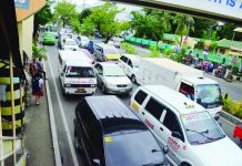 Holiday gridlock builds up along General Luna Street in Iloilo City as vehicles crawl bumper-to-bumper, reflecting the mounting traffic pressure on one of the city’s busiest thoroughfares amid peak travel hours. PN PHOTO