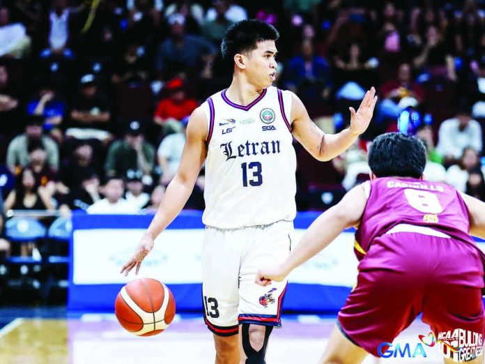 Jonathan Manalili spearheaded Colegio de San Juan de Letran Knights’ comeback win over the University of Perpetual Help Altas. NCAA PHOTO