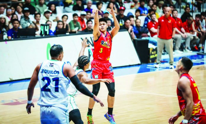 sports_Mamuyac_resized_compressed Rain or Shine Elasto Painters' Gian Mamuyac pulls up for a three-point shot. PBA PHOTO