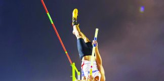 Ernest John Obiena celebrates after capturing his fourth consecutive men’s pole vault gold at the 33rd Southeast Asian Games. POC PHOTO