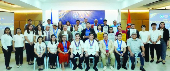 Antique_award_resized_compressed The Province of Antique, led by Governor Paolo Javier, received its fifth consecutive Gawad Kalasag award during the 2026 Regional VI Disaster Risk Reduction and Management (DRRM) Assessment and Recognition Ceremony on January 26 at the JCMC Hall of the ANIAD Building, New Capitol. PROVINCE OF ANTIQUE PHOTO