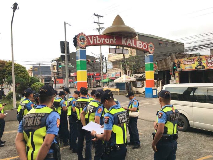 Ati-Atihan_cops_resized_compressed Police officers conduct foot and mobile patrols along major roads and inside festival zones in Kalibo, Aklan, as nearly 3,000 personnel are deployed to secure the Ati-Atihan Festival and ensure public safety during the week-long celebration. AKSYON RADYO ILOILO 720