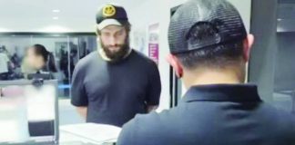 Deported Russian vlogger Vitaly Zdorovetskiy claimed he had access to a mobile phone while detained at the Bureau of Immigration.